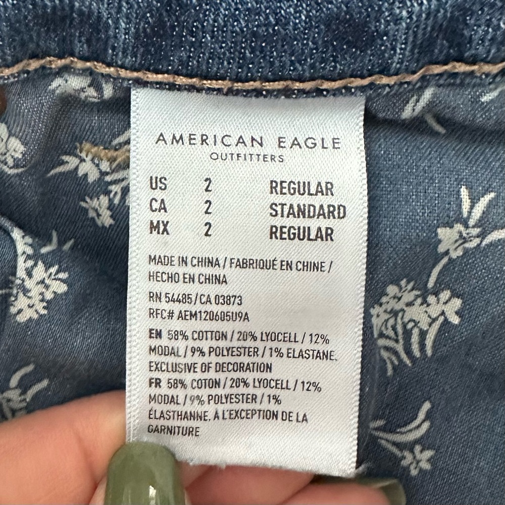 American Eagle Distressed Mom Jean - Picture 11 of 12